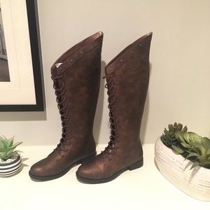 Ellie Women’s Huntress Costume Boots Size 7!!!